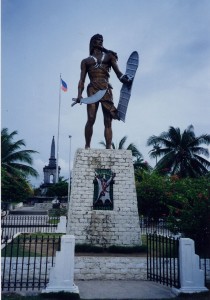 Le monument à Lapulapu photo © 1999 H. Morvan Cebu, Philippines